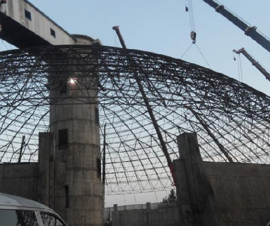 延边网架分条或分块安装法